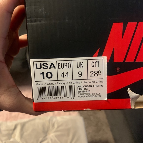 Air Jordan 1 Retro High OG - Picture 7 of 9